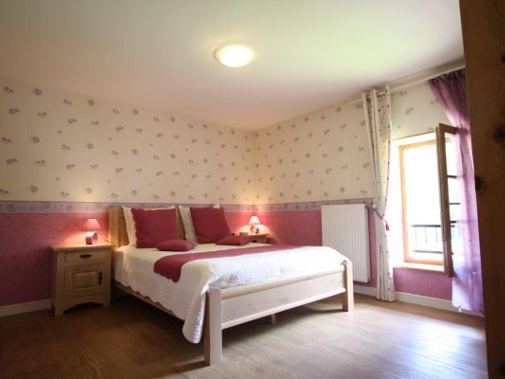 Chambre Violette Dans Batisse Du 18E Siecle Au Calme - Fr-1-589-710 Bed & Breakfast Moyenmoutier ภายนอก รูปภาพ